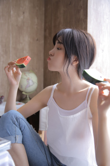 情侣晚上拔萝卜